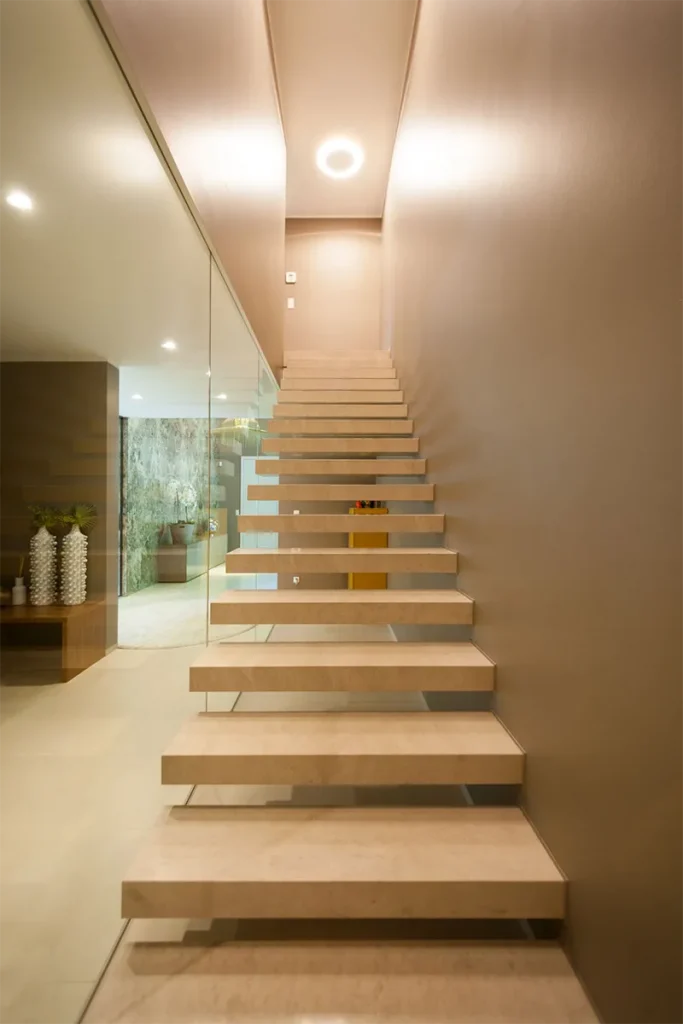 marmor radermacher blockstufen treppe innentreppe massiv naturstein beige designtreppe