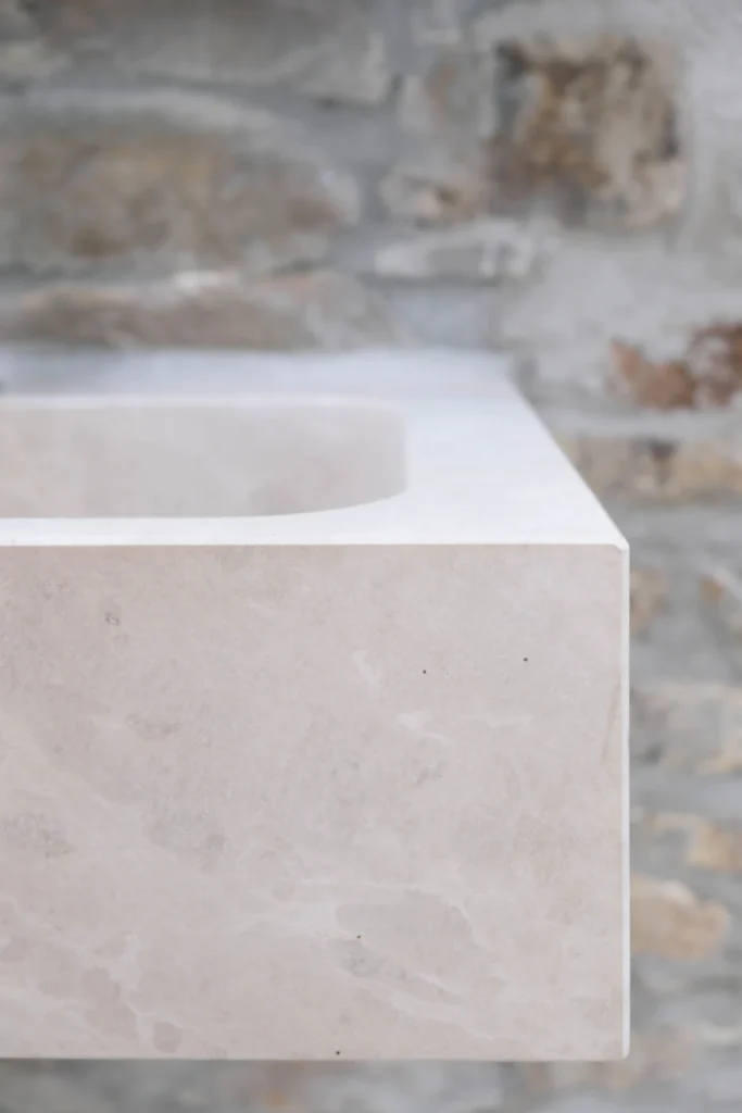 Waschbecken aus Limestone Persiano